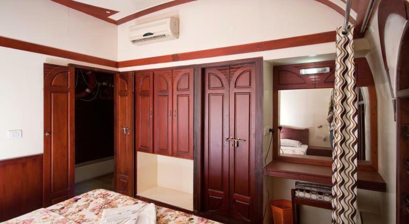 Hotel Aqua Jumbo Houseboats Kumarakom Exterior foto